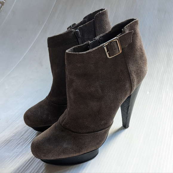 STEVE MADDEN P-Dax taupe suede platform heeled ankle booties - Picture 6 of 16